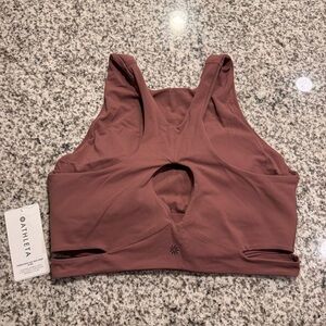 NWT Athleta Conscious Cut Out Crop. Size XL D-DD Cup